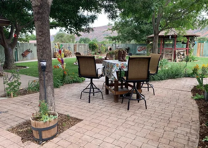 Zion's Backyard Bed & Breakfast Colorado City